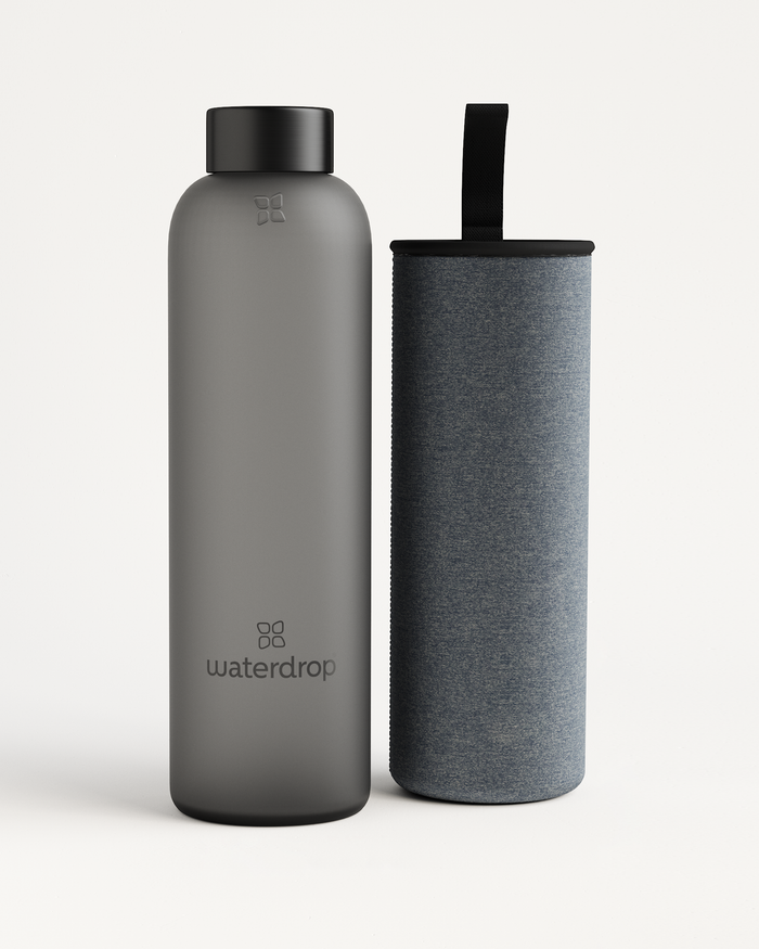 Givrée en Verre borosilicate water bottle close-up.