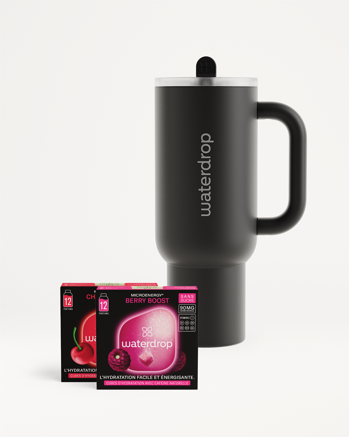 Coffret Mode Dynamique: matte-black tumbler with Berry Boost and cherry cubes.