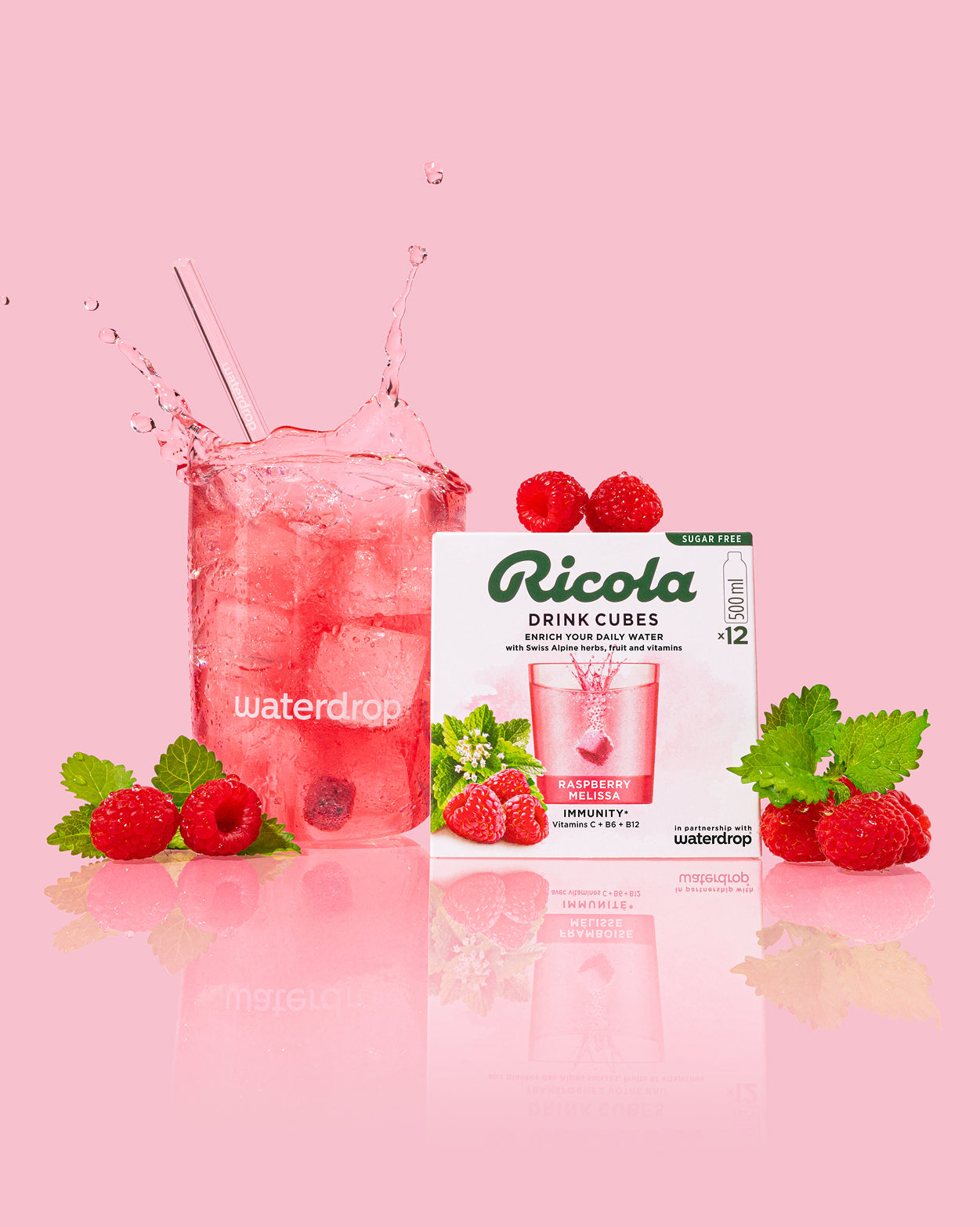Framboise Mélisse: Raspberry Melissa Drink Cubes with glass.
