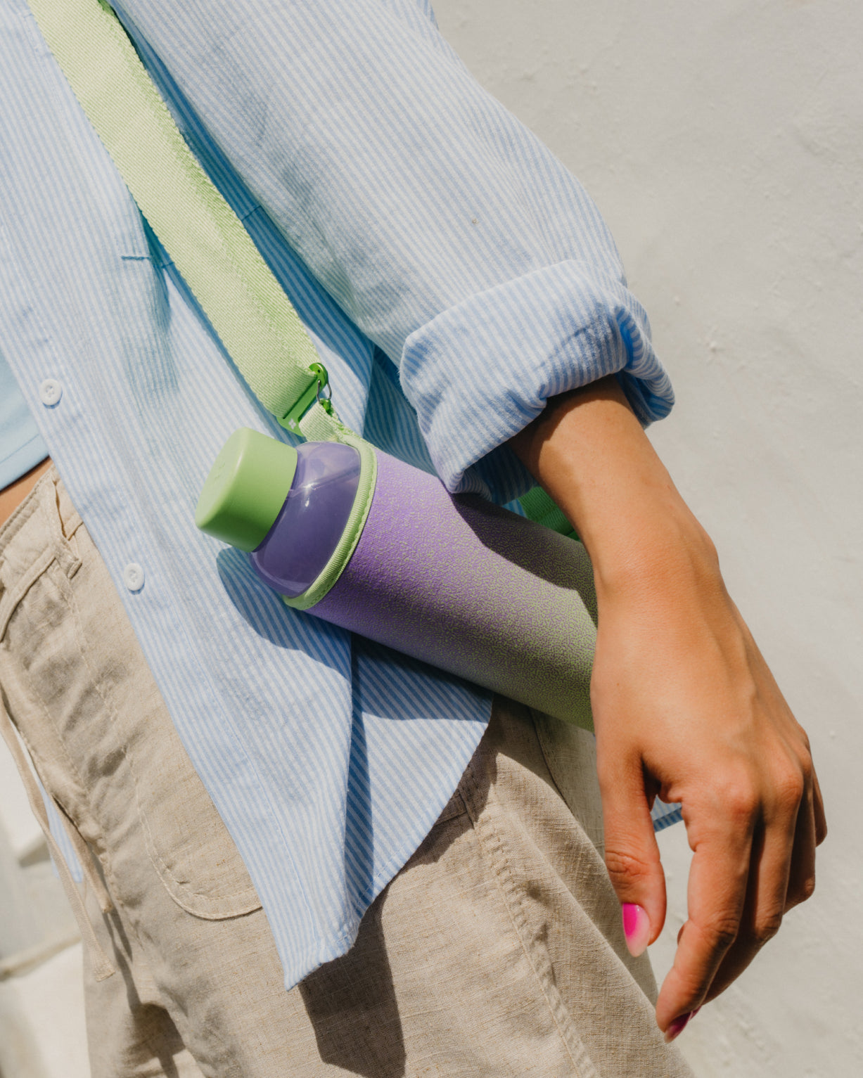 Sangle à Bouteille, convenient hydration strap.